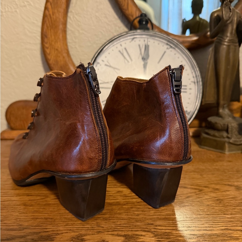 CYDWOQ Hemera Caramel Brown Leather Ankle Boots - Picture 5 of 13
